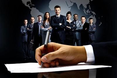 愛辦公 展示專業(yè)可信任與人文關(guān)懷的企業(yè)管理層頁面設(shè)計(jì)策略